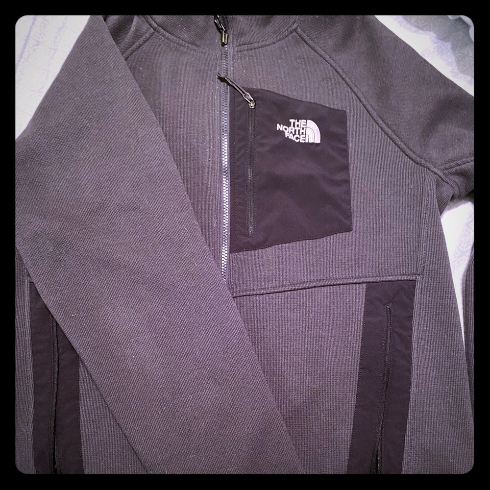 Dark gray Men’s North Face jacket